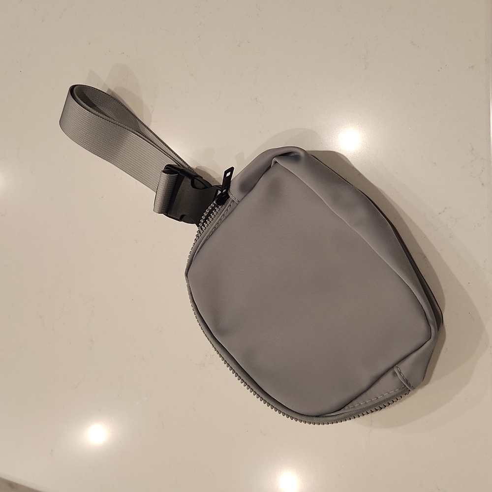 NWOT - Lululemon Look-Alike Crossbody Bag